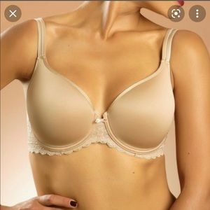 Chantelle merci smooth lightweight bra. New with tags. Never been worn. 32C